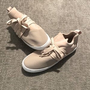 Steve Madden tennis shoes